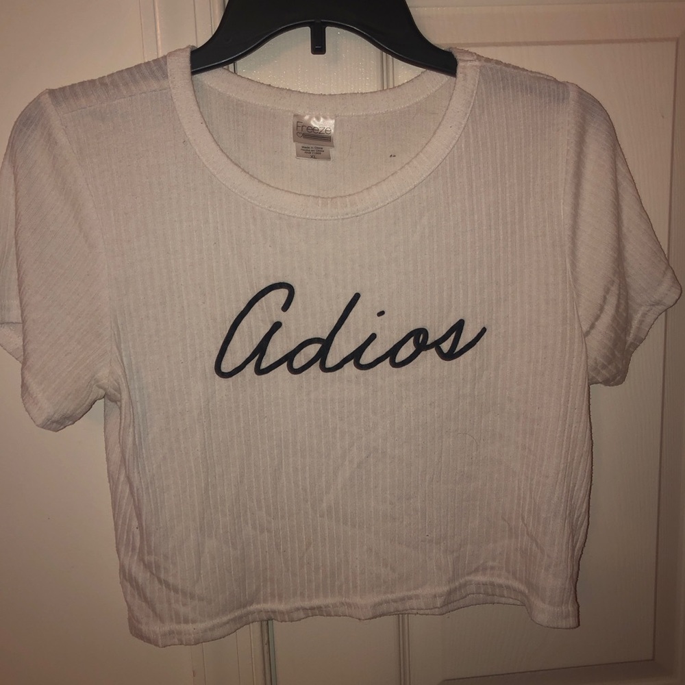 Cropped white tee shirt